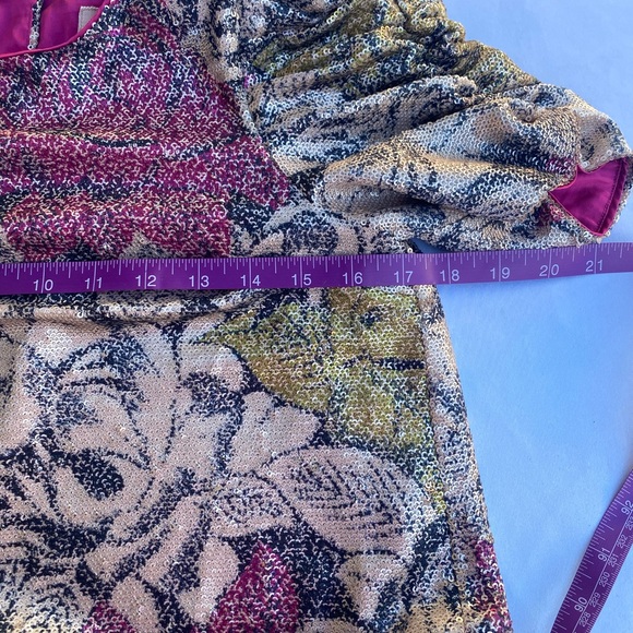 Anthropologie sequin top - Picture 5 of 6